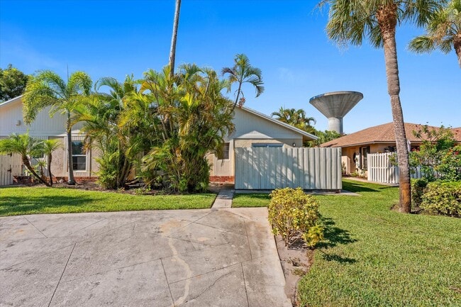 193 SE 1st Cir in Boynton Beach, FL - Building Photo - Building Photo