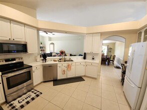 210 Arbor Woods Cir in Oldsmar, FL - Building Photo - Building Photo