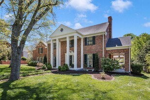 2433 Golf Club Ln in Nashville, TN - Building Photo