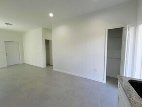 2516 14th St SW in Lehigh Acres, FL - Building Photo - Building Photo