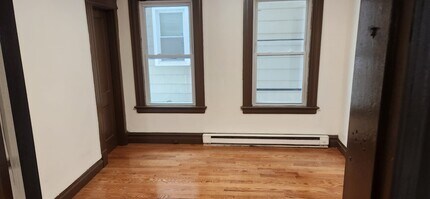 203 Cooke St, Unit First Floor in Waterbury, CT - Building Photo - Building Photo