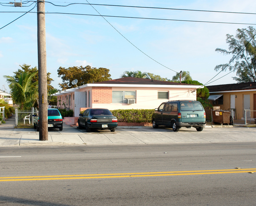 633 E 21st St in Hialeah, FL - Building Photo