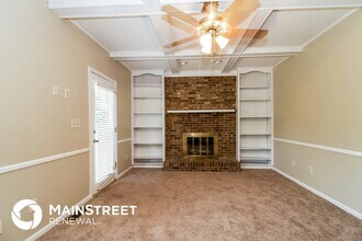 8105 Thornwood Rd in Louisville, KY - Foto de edificio - Building Photo