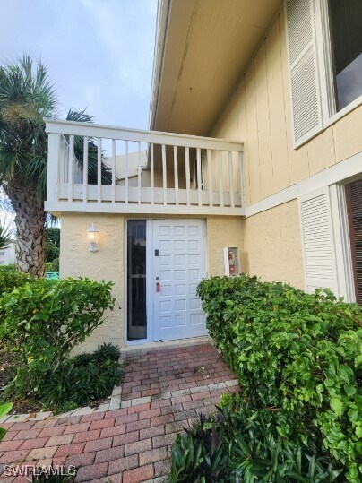 property at 925 Palm View Dr