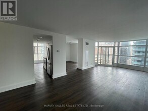 55-2055 Charles St W in Toronto, ON - Building Photo - Building Photo