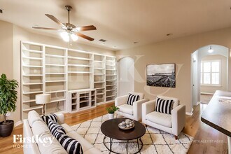 7820 Riverwood Oaks Dr in Riverview, FL - Foto de edificio - Building Photo