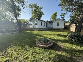 4217 Curzon Ave in Fort Worth, TX - Building Photo - Building Photo