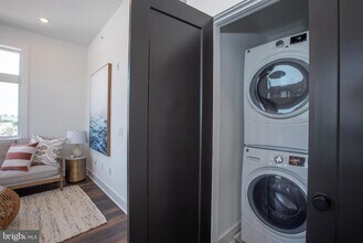 2940 W Thompson St in Philadelphia, PA - Building Photo - Building Photo