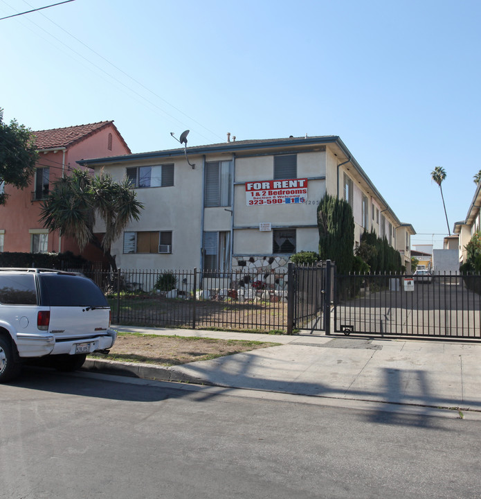 1203-1207 N Ardmore Ave in Los Angeles, CA - Building Photo