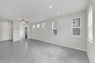 1528 Lakeline Oak Dr in Houston, TX - Building Photo - Building Photo