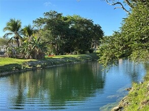 17010 SW 77th Ave in Palmetto Bay, FL - Building Photo - Building Photo