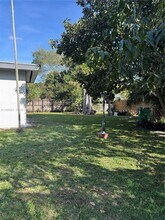 480 NE 127th St in North Miami, FL - Building Photo - Building Photo