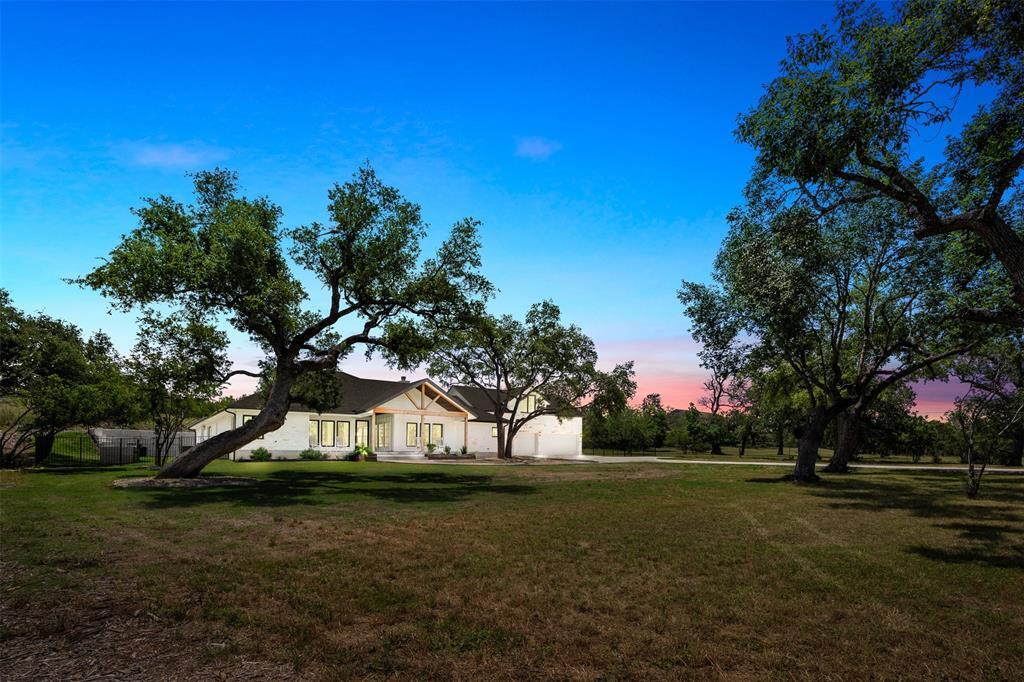 717 E Creek Dr in Dripping Springs, TX - Building Photo