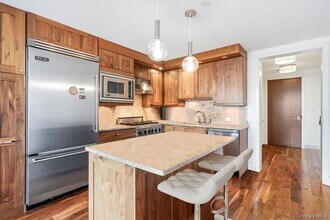 5 Renaissance Square in White Plains, NY - Building Photo - Building Photo