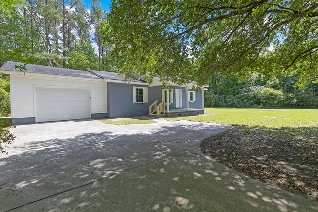 property at 690 Maple Hill School Rd
