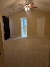 1112 Sir Gawaine Dr in Chesapeake, VA - Building Photo - Building Photo