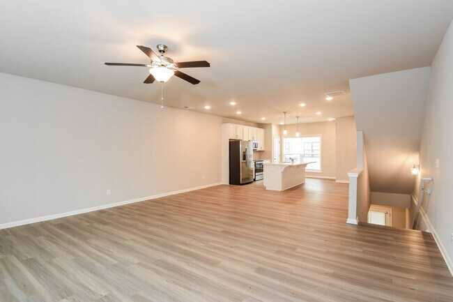 759 Calvin Pk Dr in Ball Ground, GA - Foto de edificio - Building Photo