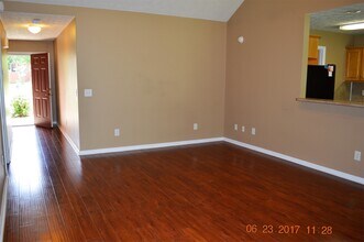 8 Lincolnshire Ln in Phenix City, AL - Building Photo - Building Photo