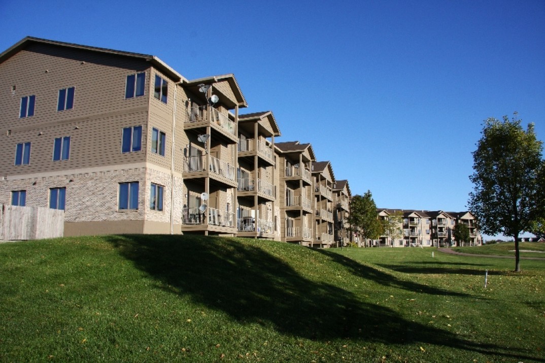 Prairie Club Apartments in Sioux Falls, SD - Foto de edificio