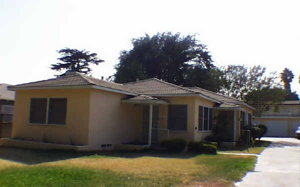 2402-2410 N E St in San Bernardino, CA - Foto de edificio - Building Photo