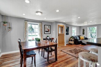 1423 Karluk St in Anchorage, AK - Building Photo - Building Photo