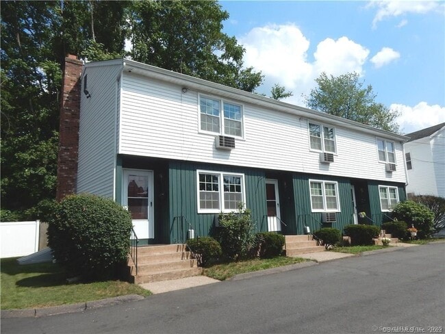 617 Center St in Manchester, CT - Building Photo - Building Photo