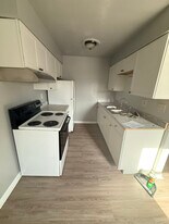 1323 Imperial Ct, Unit D in Troy, OH - Building Photo