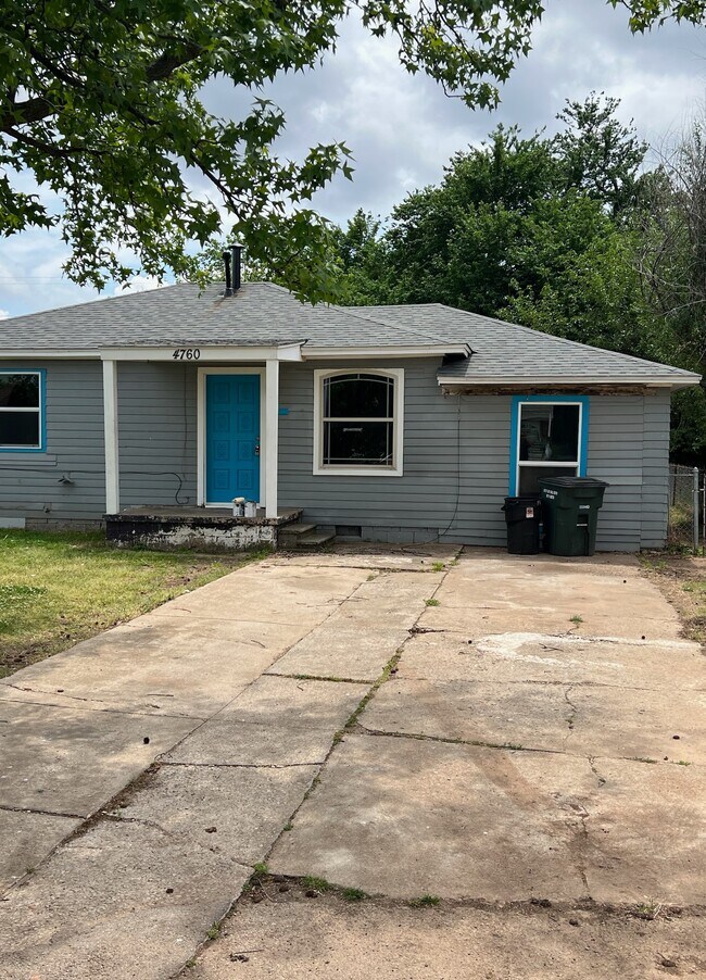 property at 4760 SE 25th St