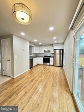 16946 Monmouth Ct in Dumfries, VA - Foto de edificio - Building Photo