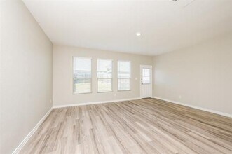 1923 Mosley Dr in Lancaster, TX - Building Photo - Building Photo