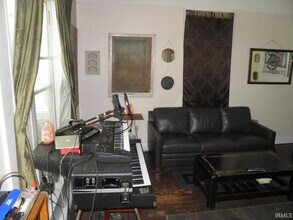 517 S Rogers St in Bloomington, IN - Foto de edificio - Building Photo