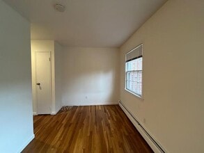 94 Shore Rd in Port Washington, NY - Building Photo - Building Photo