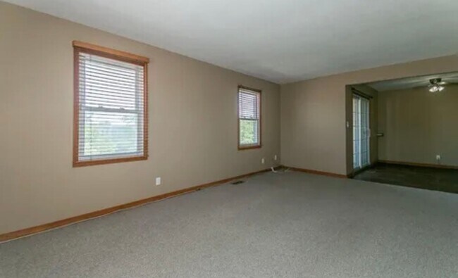5836 Tiffany Ct-Unit -1 in Lyndhurst, OH - Building Photo - Building Photo