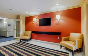 Furnished Studio-Destin - US 98 - Emerald  in Destin, FL - Foto de edificio - Building Photo