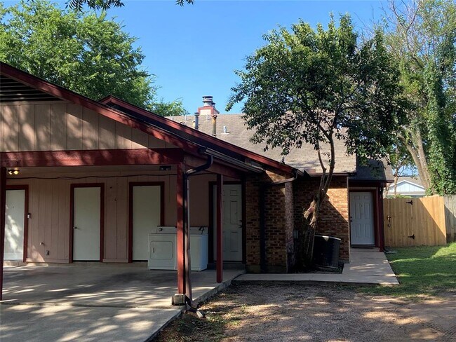 316 W William Cannon Dr