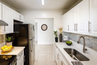 400 NE 1st St in Hallandale Beach, FL - Building Photo - Building Photo