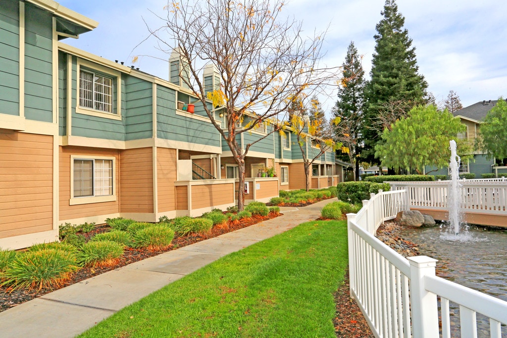 PORTOLA MEADOWS Apartments in Livermore, CA