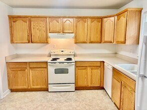 382 Deputy Ln in Newport News, VA - Building Photo - Building Photo