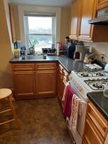 72 Linden St, Unit 301 in Reading, MA - Building Photo