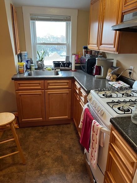 72 Linden St, Unit 301 in Reading, MA - Foto de edificio