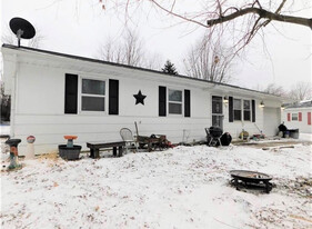 730 Eastgate Dr in Charleston, IL - Building Photo