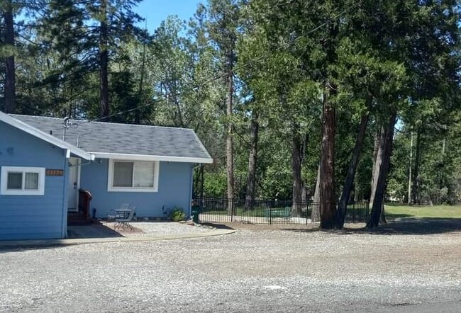 13428 Curtis Ln, Unit Hideaway West in Grass Valley, CA - Building Photo - Building Photo