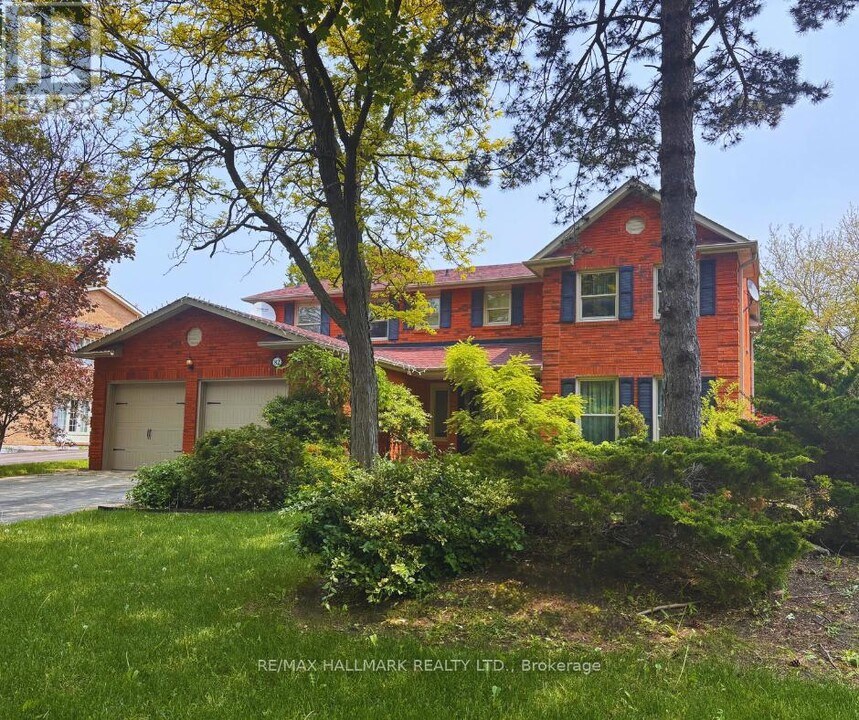 82 Windermere Crescent in Richmond Hill, ON - Building Photo