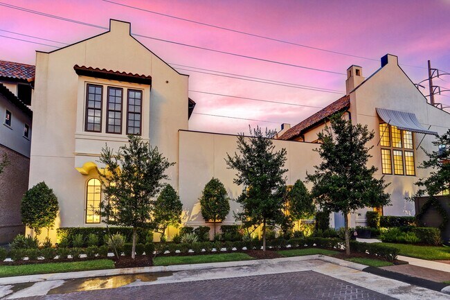 1104 Mosaico Ln in Houston, TX - Building Photo - Building Photo