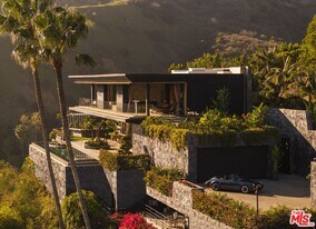 1851 N Stanley Ave in West Hollywood, CA - Building Photo