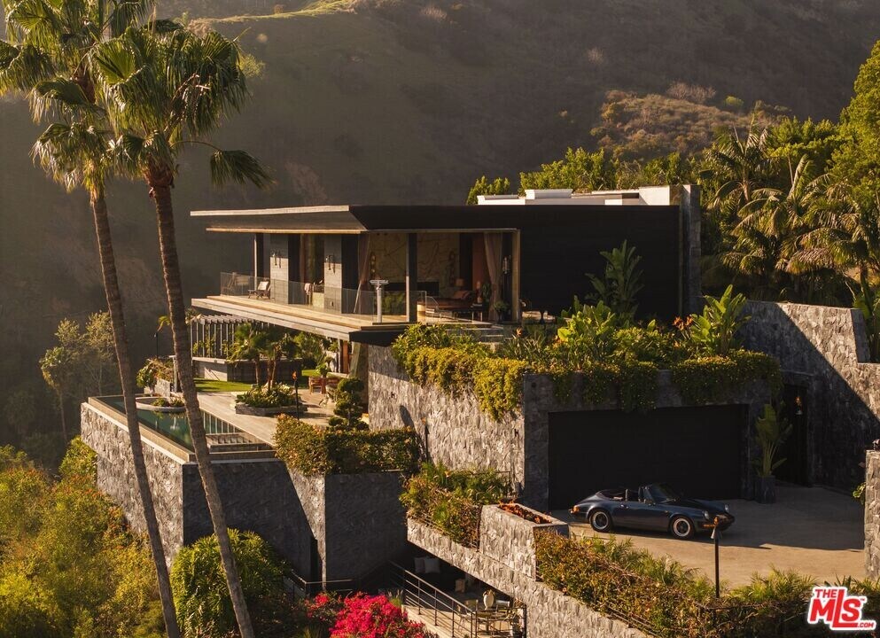 1851 N Stanley Ave in West Hollywood, CA - Building Photo