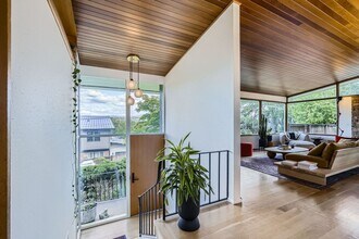 5417 S Orcas St in Seattle, WA - Building Photo - Building Photo