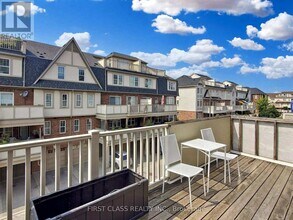 595 Dundas St W in Mississauga, ON - Building Photo - Building Photo