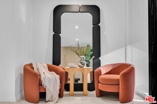 802 N Crescent Dr in Beverly Hills, CA - Building Photo