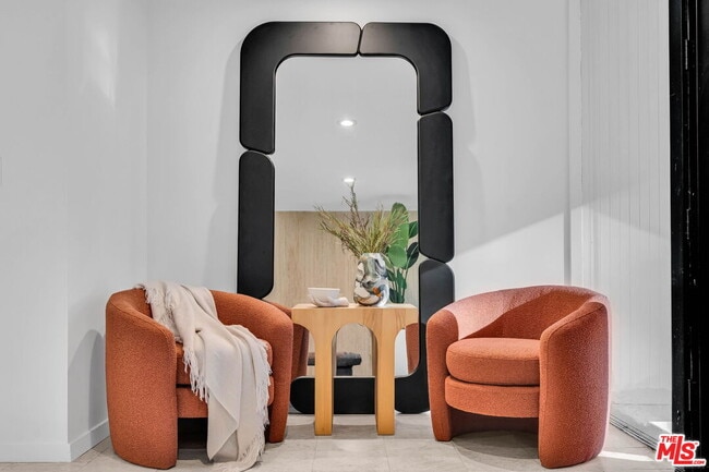 802 N Crescent Dr in Beverly Hills, CA - Building Photo - Building Photo